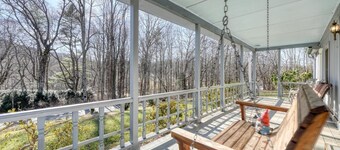 Thistle Dew - Cozy 2 BR cabin for a small family getaway! Dog-friendly