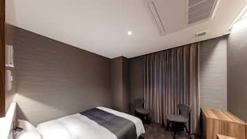 Schreibtisch, laptopgeeigneter Arbeitsplatz, Bügeleisen/Bügelbrett