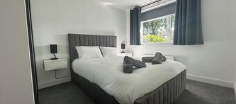 Family - Garden - Parking - WiFi - Sleeps 5