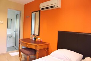 標準雙人房 | 書桌、免費無線上網