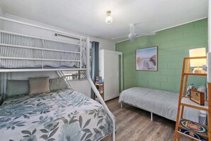 2 bedrooms, iron/ironing board, WiFi, bed sheets
