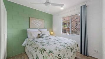 2 bedrooms, iron/ironing board, WiFi, bed sheets