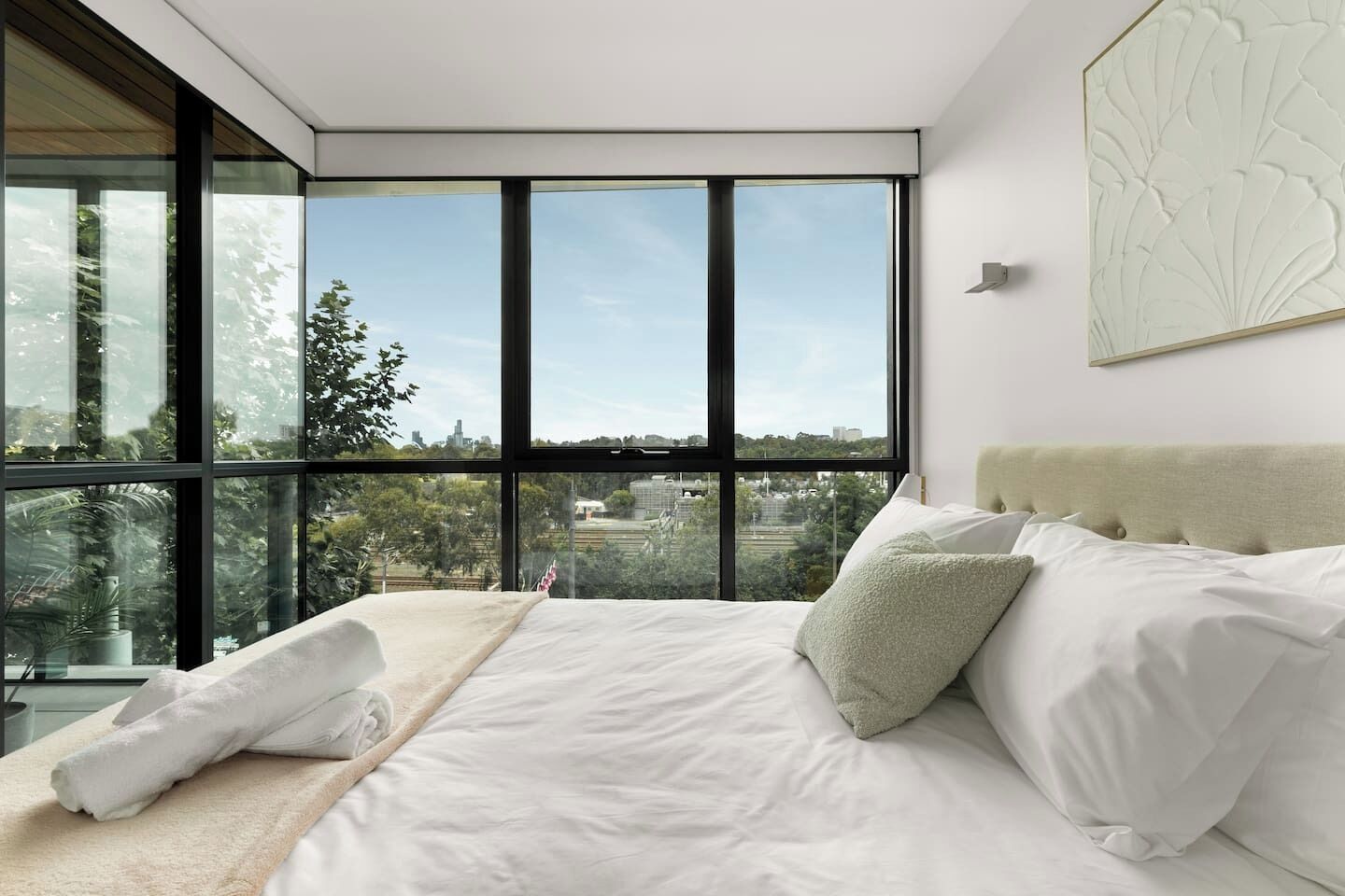 Iron/ironing board, WiFi, bed sheets