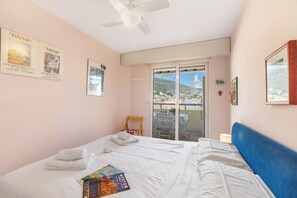 2 bedrooms, bed sheets - Open View In Center Menton, Menton, France (Menton)