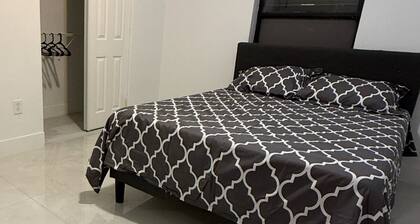 Enjoyable 2-bedroom apartment with AC in vibrant Miami