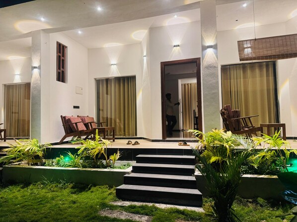 Front of property - Asai surf inn Arugambay  (pottuvil)