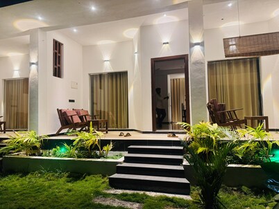 Asai surf inn Arugambay 