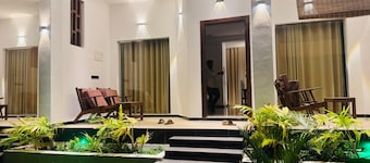 Asai surf inn Arugambay