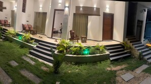 Front of property - Asai surf inn Arugambay  (pottuvil)
