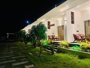 Front of property - Asai surf inn Arugambay  (pottuvil)