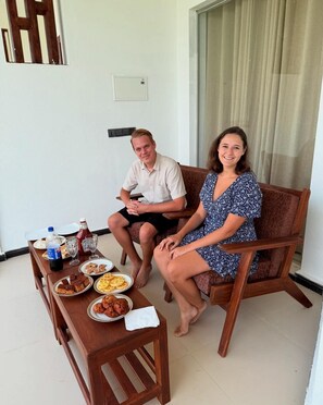 Living area - Asai surf inn Arugambay  (pottuvil)