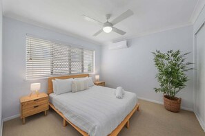 2 bedrooms, iron/ironing board, bed sheets