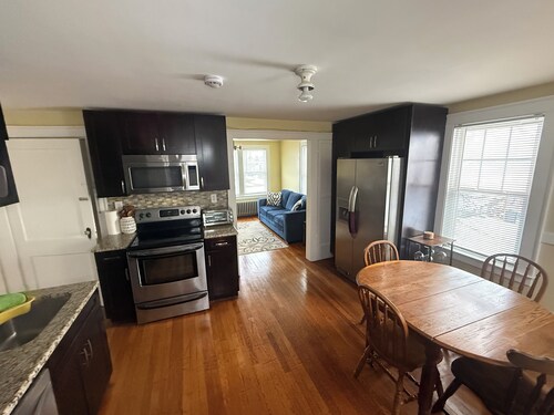 Delightful 2-bedroom apartment with AC in Middletown