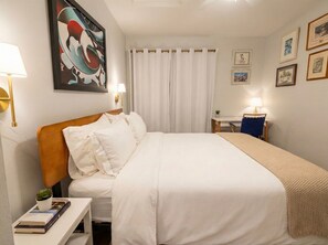 3 habitaciones, escritorio, tabla de planchar con plancha y wifi gratis 