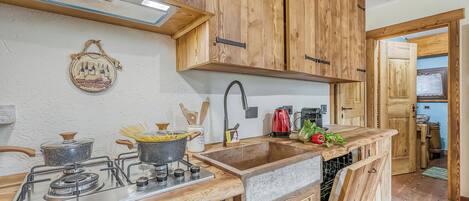 雪櫃、焗爐、爐具、洗碗機