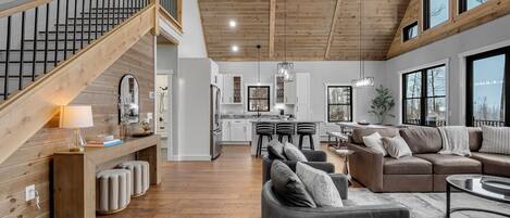 Smart TV, chimenea, videojuegos y libros