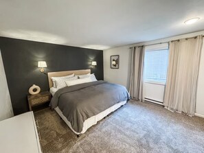 2 bedrooms, iron/ironing board, WiFi, bed sheets - Clean, quiet, 2-bedroom South Hill rental with a Garage. Conveniently located. (Spokane)