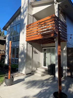 Exterior - Clean, quiet, 2-bedroom South Hill rental with a Garage. Conveniently located. (Spokane)