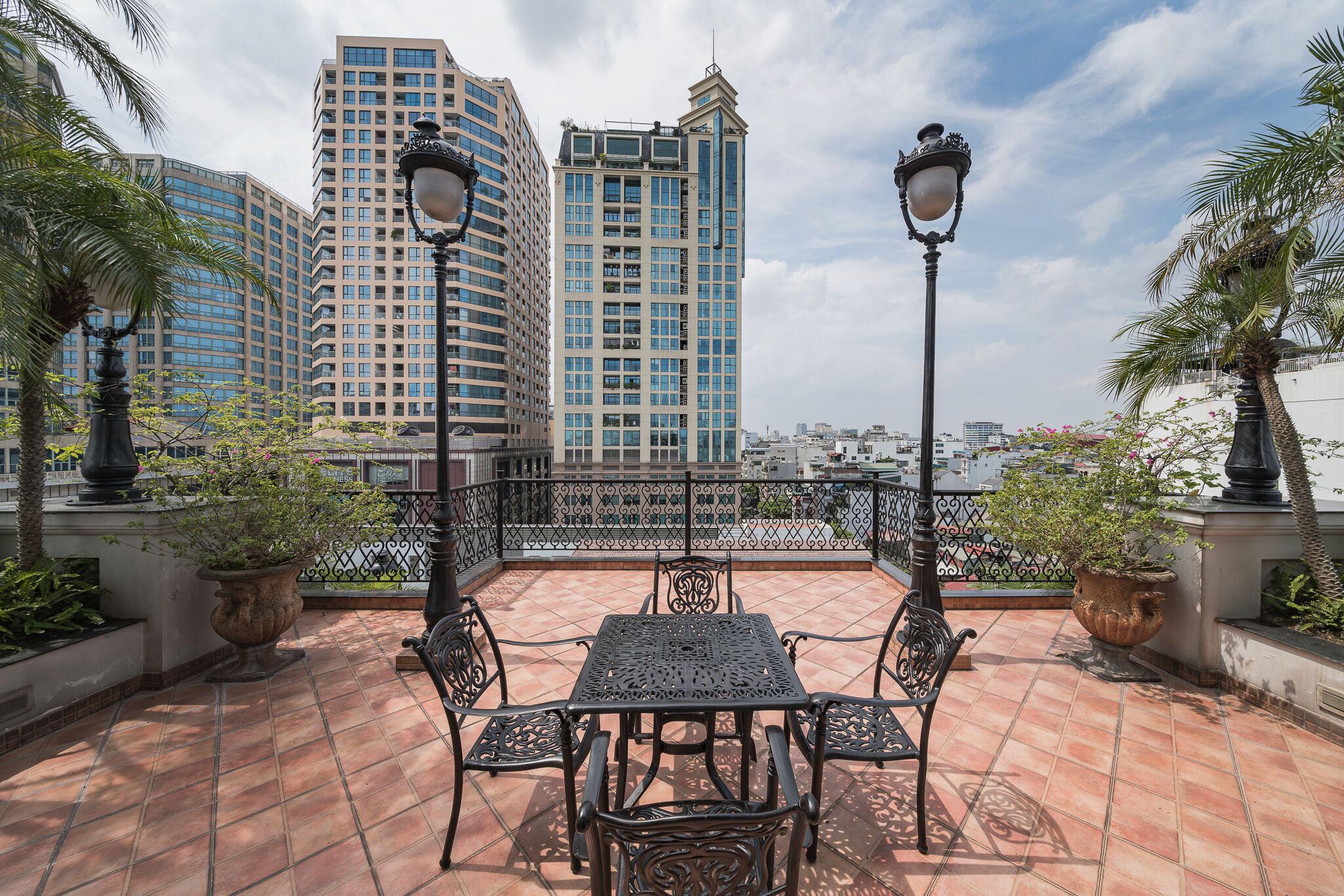 Apartamento Premier, 1 habitación, patio, vistas a la ciudad | Vistas a la ciudad