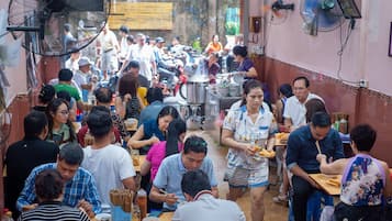 Thức ăn và đồ uống