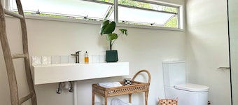 Treefeller’s Cottage Eumundi - 3 bedroom house directly across from the markets