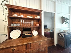 Interior - Treefeller’s Cottage Eumundi - 3 bedroom house directly across from the markets (Eumundi)