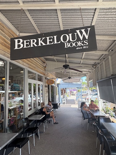 Treefeller’s Cottage Eumundi - 3 bedroom house directly across from the markets