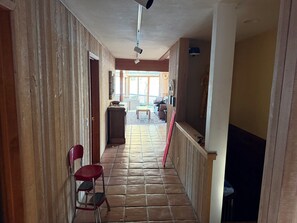 Interior - Awesome 4-bedroom house with AC in Big Bear Lake (Big Bear Lake)