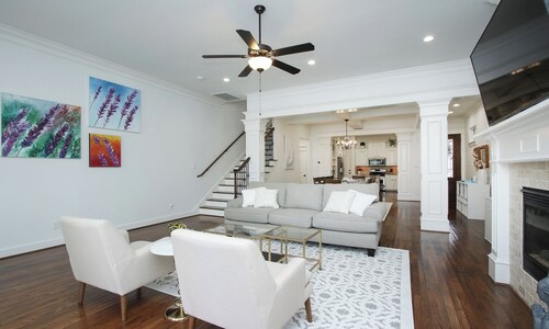 Downtown Houston-Private Pool, Hot Tub & Game Room