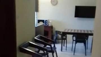 Family Apartment, Balcony, Garden View | Living area