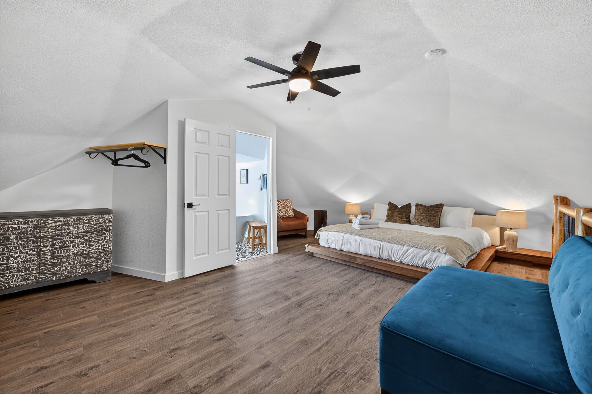 Fer et planche à repasser, Wi-Fi, draps fournis