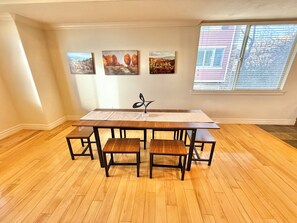 Maison en rangée Deluxe, 2 chambres, patio | Salle à manger