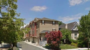 Maison mitoyenne Deluxe, 2 chambres, patio | Vue sur la rue