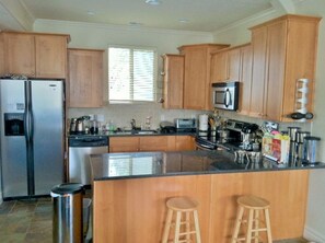 Private kitchen - Spacious Townhome Near Downtown (Salt Lake City)