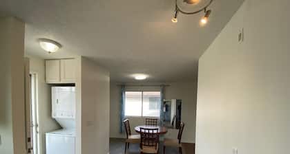 2 Bed rooms, 3 beds with garage for a cozy stay in Calgary