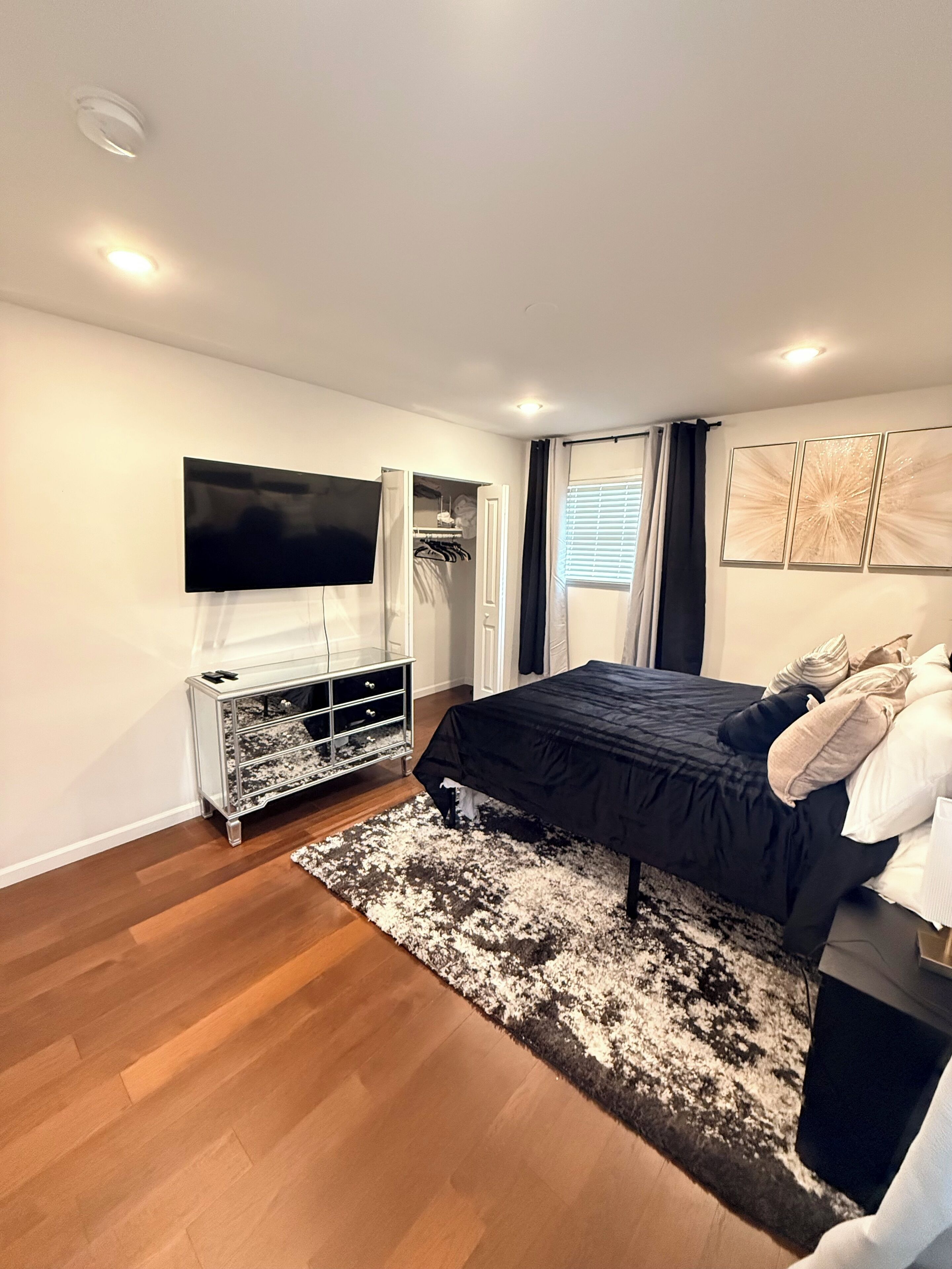 Strykejern/-brett, wi-fi og sengetøy