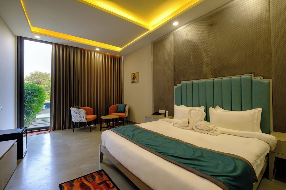 Skrivbord, arbetsyta för laptop och gratis wi-fi