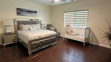 3 bedrooms, desk, iron/ironing board, travel crib