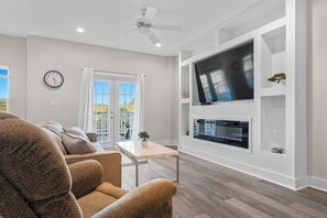 Smart TV -  Diamondhead Retreat – Perfect for Spring Break near Lake Catherine State Park ! (Hot Springs National Park)