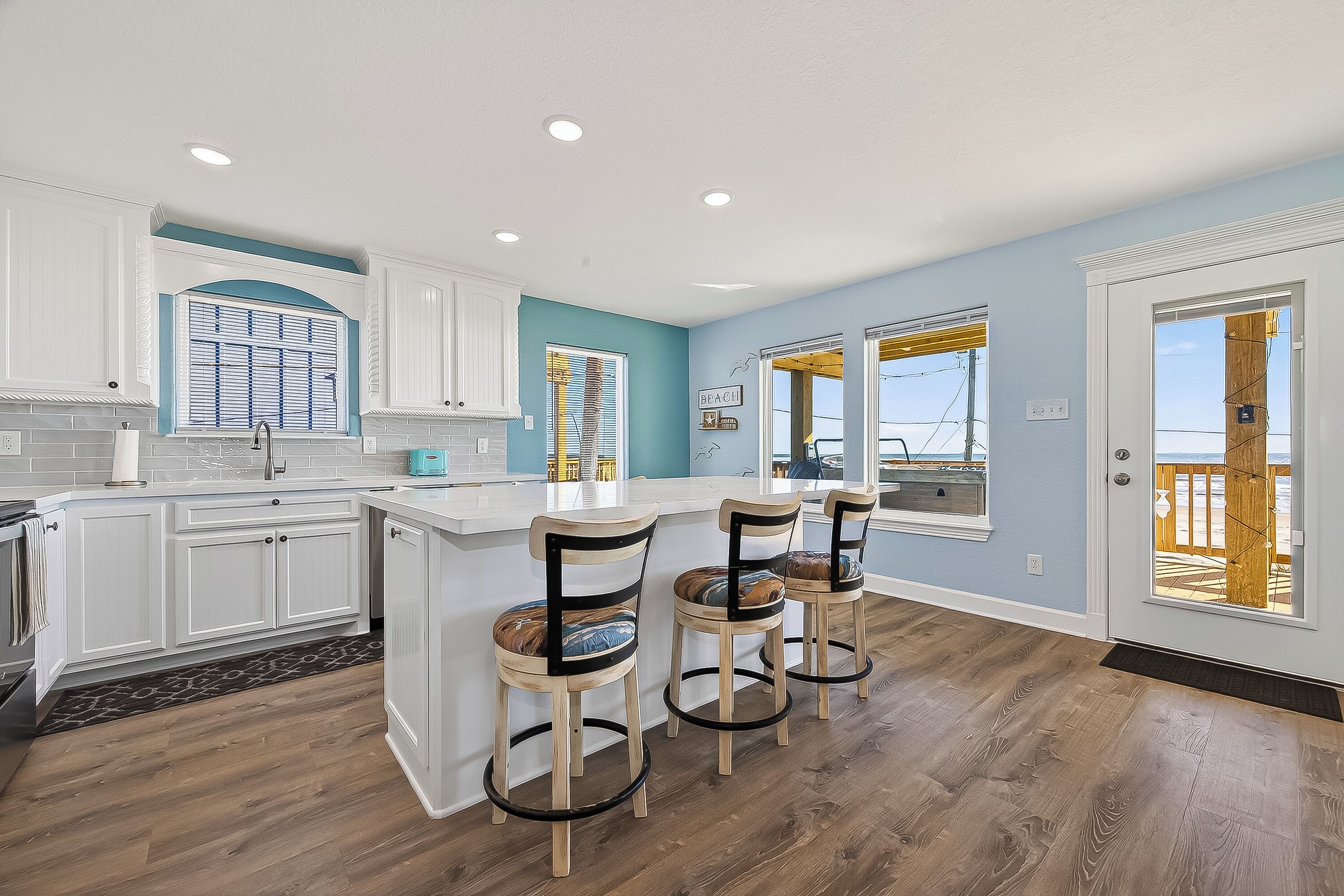 Micro-ondes, four, plaque de cuisson, lave-vaisselle