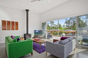 Fireplace - Allawah in North Bendalong (Bendalong)