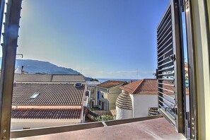 Interior - Casa Al Mare: A welcoming apartment situated in a quiet location, a few minutes from the town center, with Free WI-FI. (Castellabate)