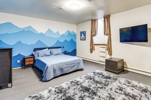 6 عدّة غرف نوم ومكتب ومكواة/لوح كي وسرير سفر