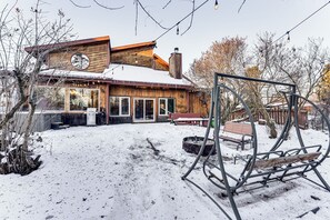 Property grounds - Hike, Ski & Soak! Spacious Anchorage Getaway (Anchorage)