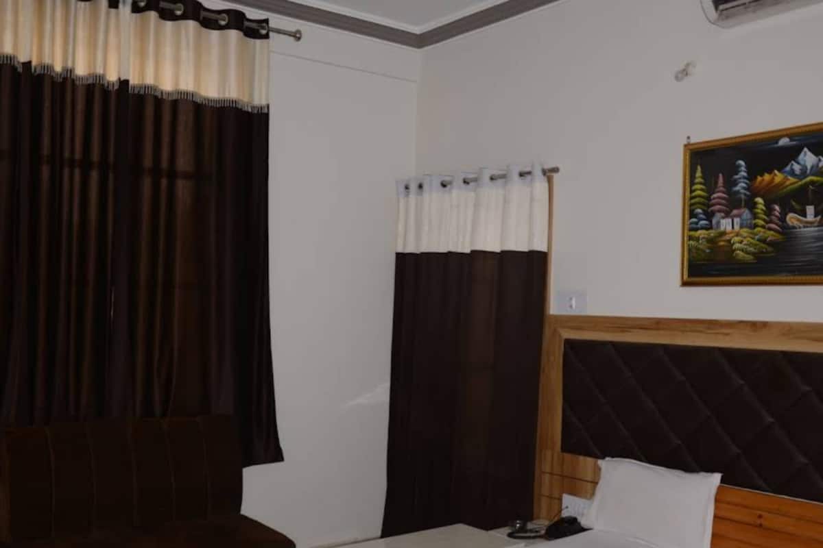 Habitación doble | Escritorio y wifi gratis