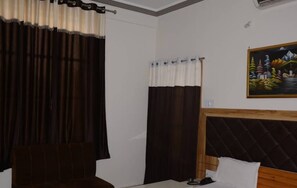 Habitación doble | Escritorio y wifi gratis