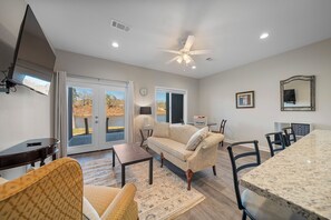 Smart TV - Pebble Beach Place on Diamondhead Lake -- Perfect Getaway! (Hot Springs National Park)