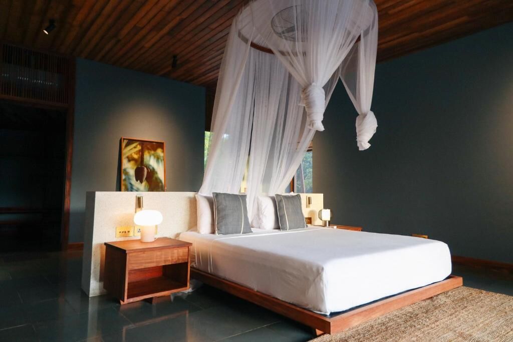 Deluxe Suite, Patio, Pool View | In-room safe, free WiFi