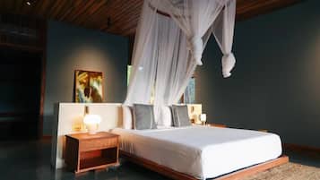 Deluxe Suite, Patio, Pool View | In-room safe, free WiFi