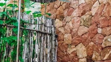 Phòng đôi Tiêu chuẩn, sân hiên, quang cảnh vườn | Chi tiết ngoại thất